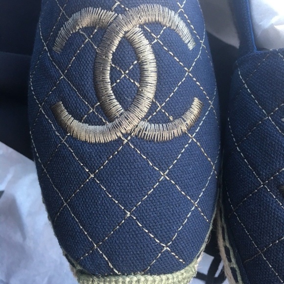 NWT Chanel Espadrilles Dark Navy Green Size 37 - Picture 2 of 6